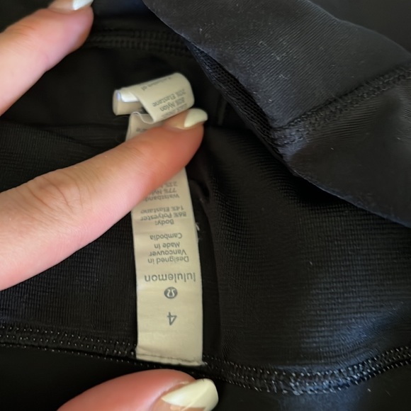 lululemon shorts - Picture 3 of 4